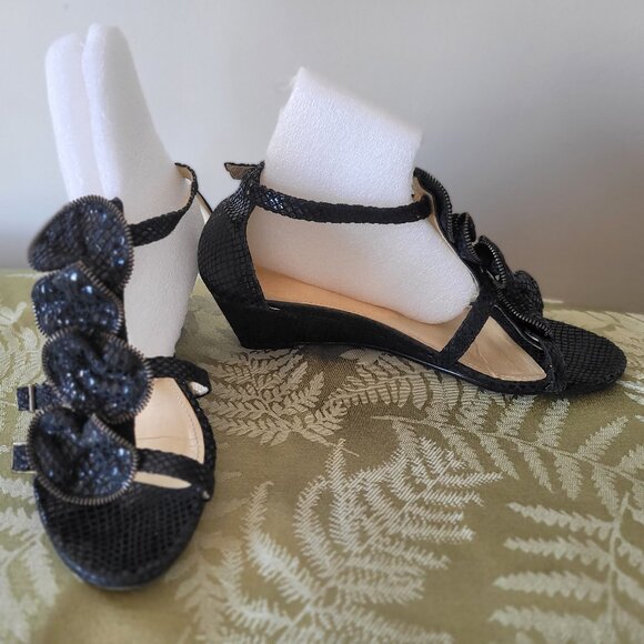 Dressy Vianni Collection Sandals - Picture 1 of 8